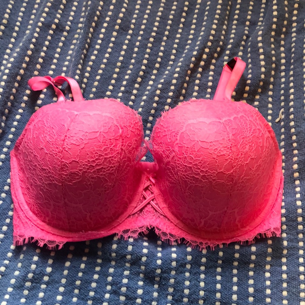 NWT 36DDD VS BRA
